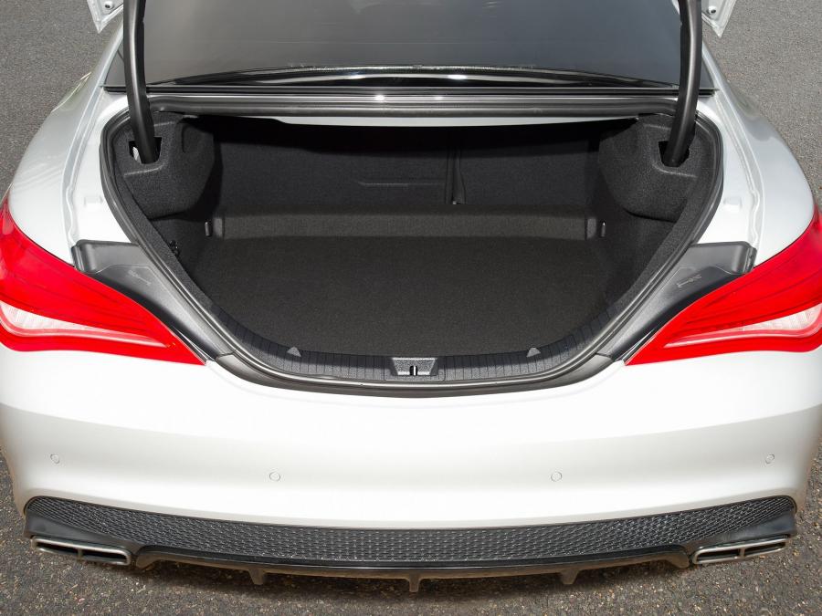  Mercedes-Benz CLA45 AMG 2013 года  (UK) (фото 3 из 30)